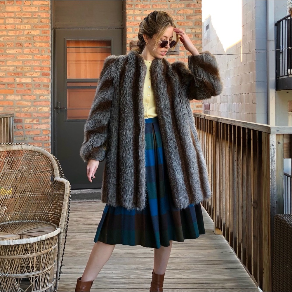 Vintage 80s Outlayers Faux Fur Coat - Picture 9 of 10